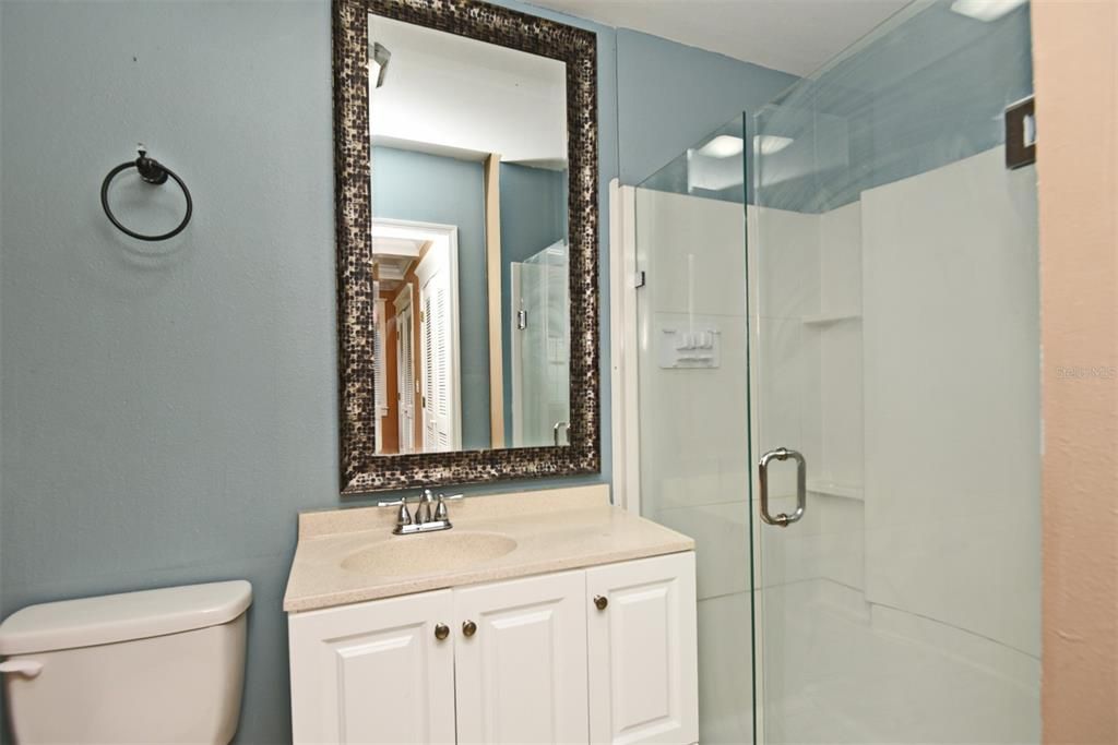 Activo con contrato: $2,875 (3 camas, 2 baños, 2600 Pies cuadrados)