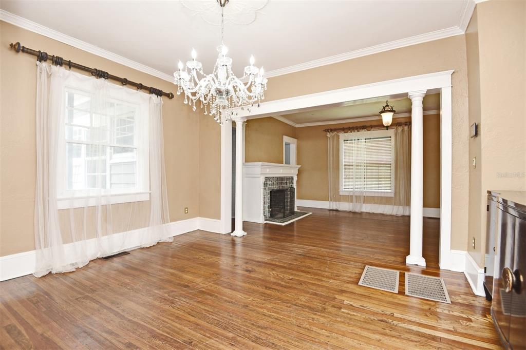 Activo con contrato: $2,875 (3 camas, 2 baños, 2600 Pies cuadrados)