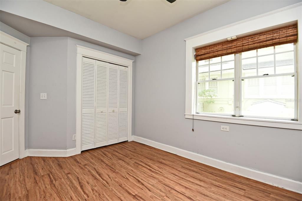 Activo con contrato: $2,875 (3 camas, 2 baños, 2600 Pies cuadrados)