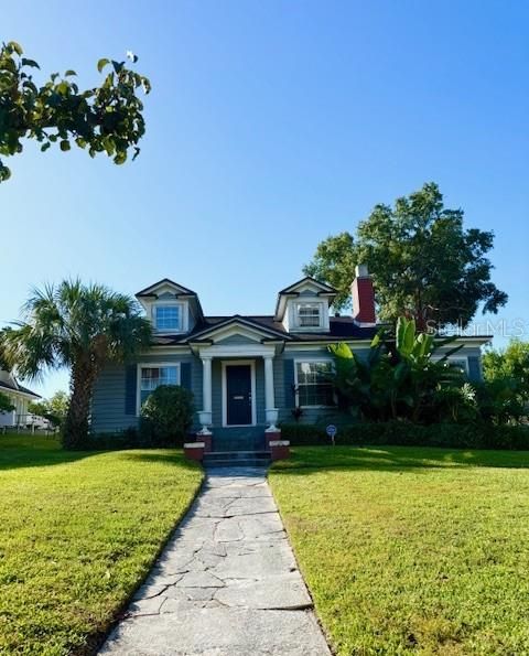 Activo con contrato: $2,875 (3 camas, 2 baños, 2600 Pies cuadrados)