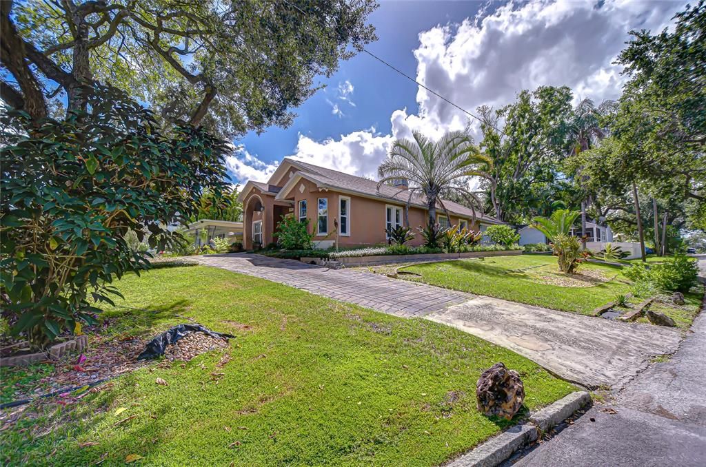 Active With Contract: $749,000 (2 beds, 2 baths, 1830 Square Feet)