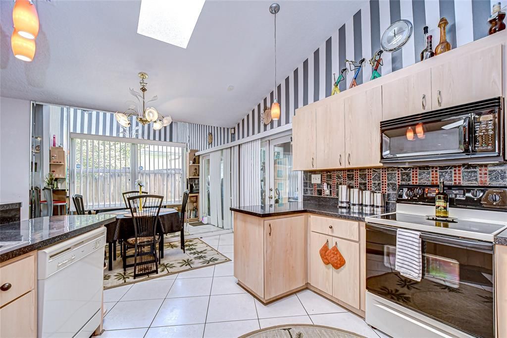 Active With Contract: $749,000 (2 beds, 2 baths, 1830 Square Feet)