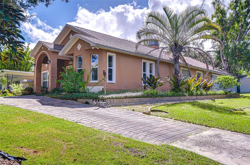 Active With Contract: $749,000 (2 beds, 2 baths, 1830 Square Feet)