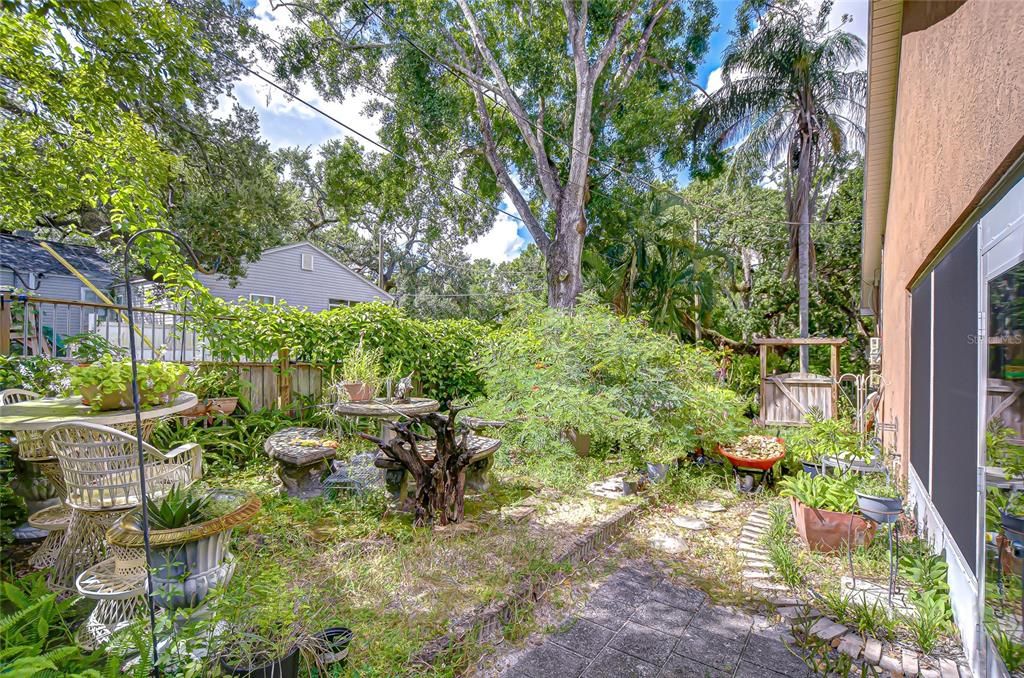 Active With Contract: $749,000 (2 beds, 2 baths, 1830 Square Feet)