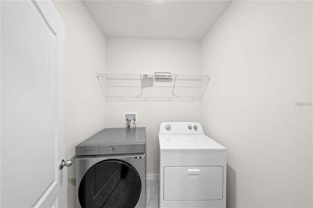 На продажу: $339,900 (3 спален, 2 ванн, 1672 Квадратных фут)