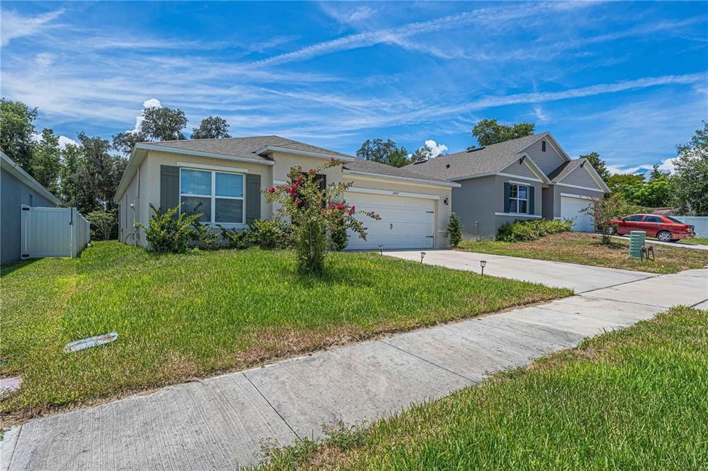 На продажу: $339,900 (3 спален, 2 ванн, 1672 Квадратных фут)