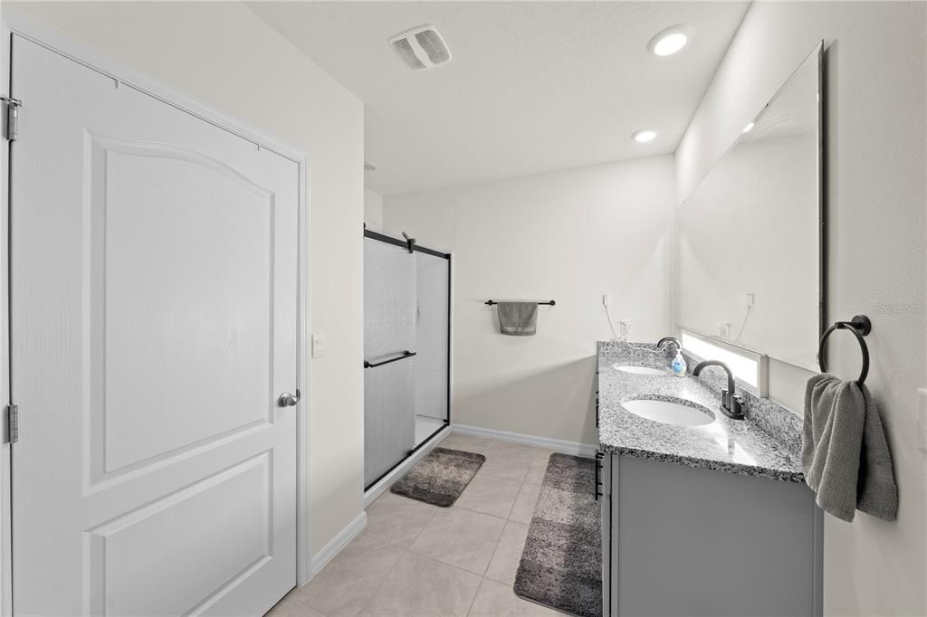 На продажу: $339,900 (3 спален, 2 ванн, 1672 Квадратных фут)