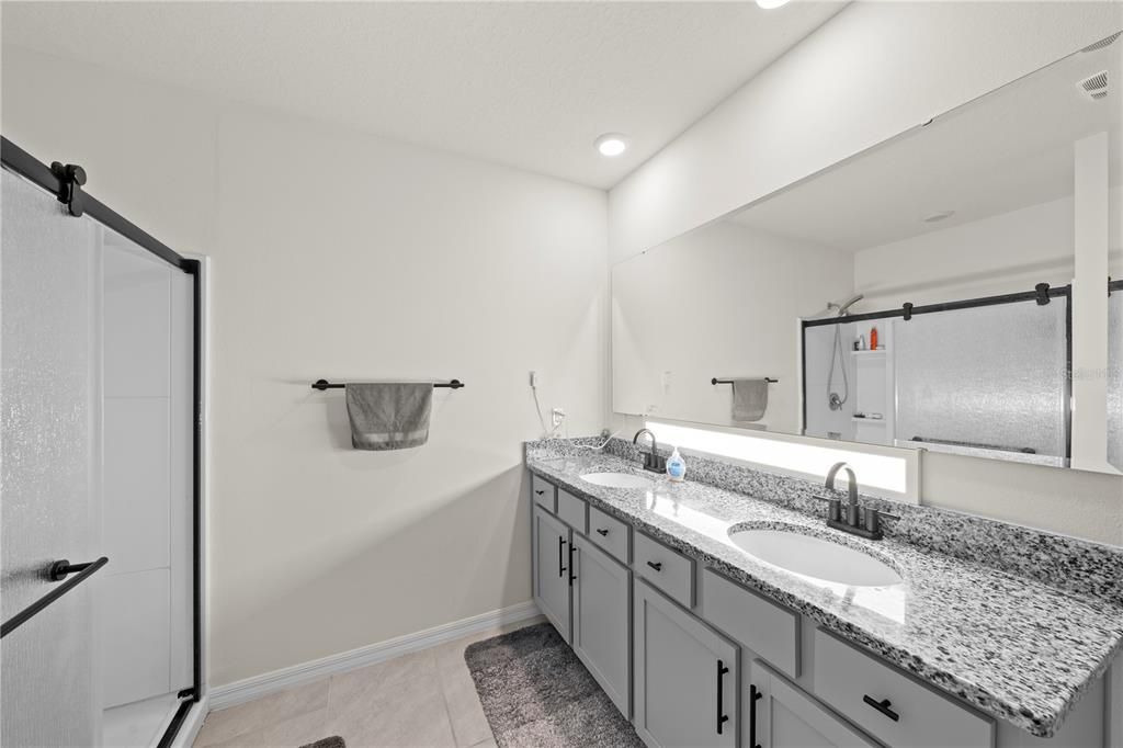 На продажу: $339,900 (3 спален, 2 ванн, 1672 Квадратных фут)