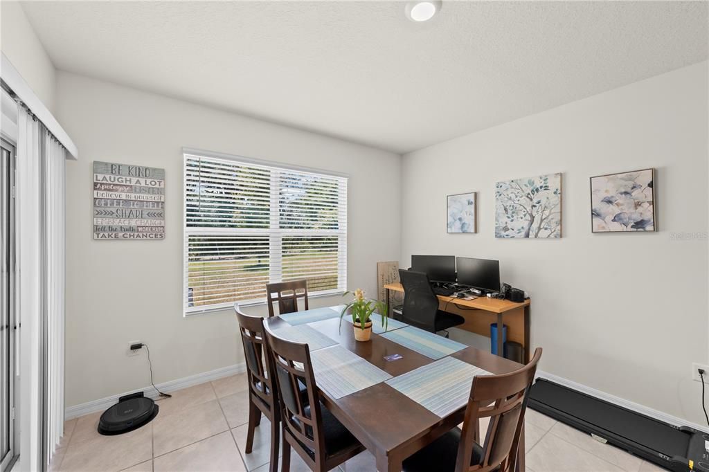 На продажу: $339,900 (3 спален, 2 ванн, 1672 Квадратных фут)