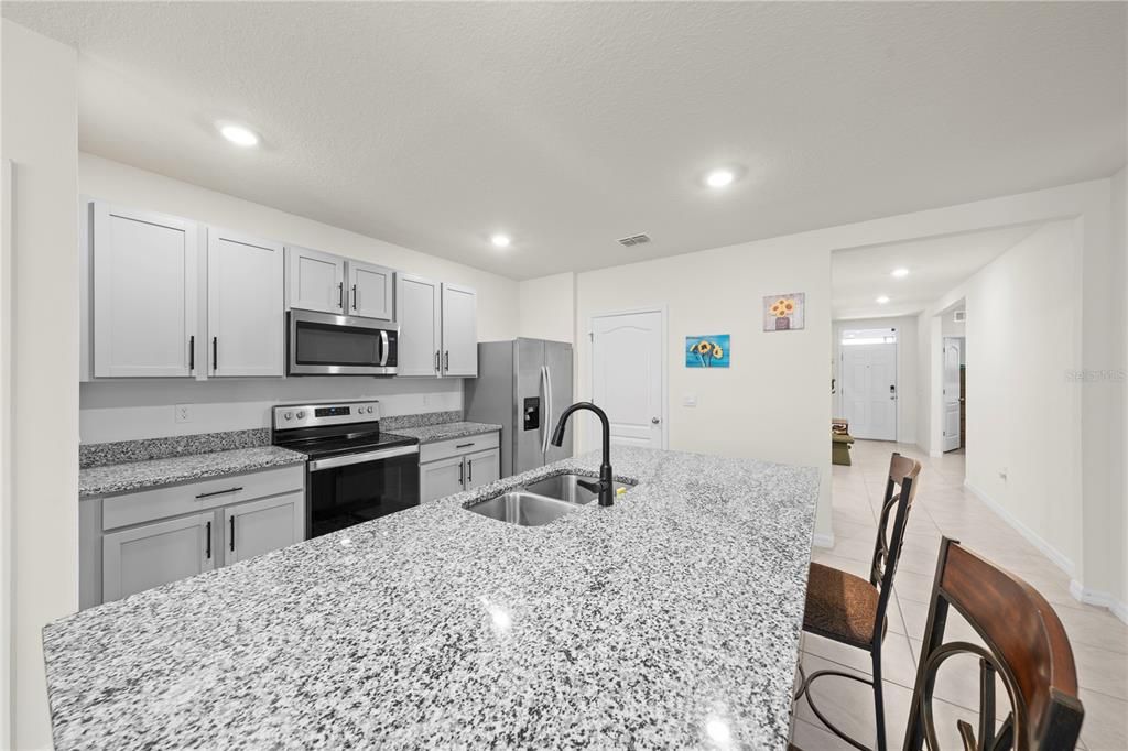 На продажу: $339,900 (3 спален, 2 ванн, 1672 Квадратных фут)