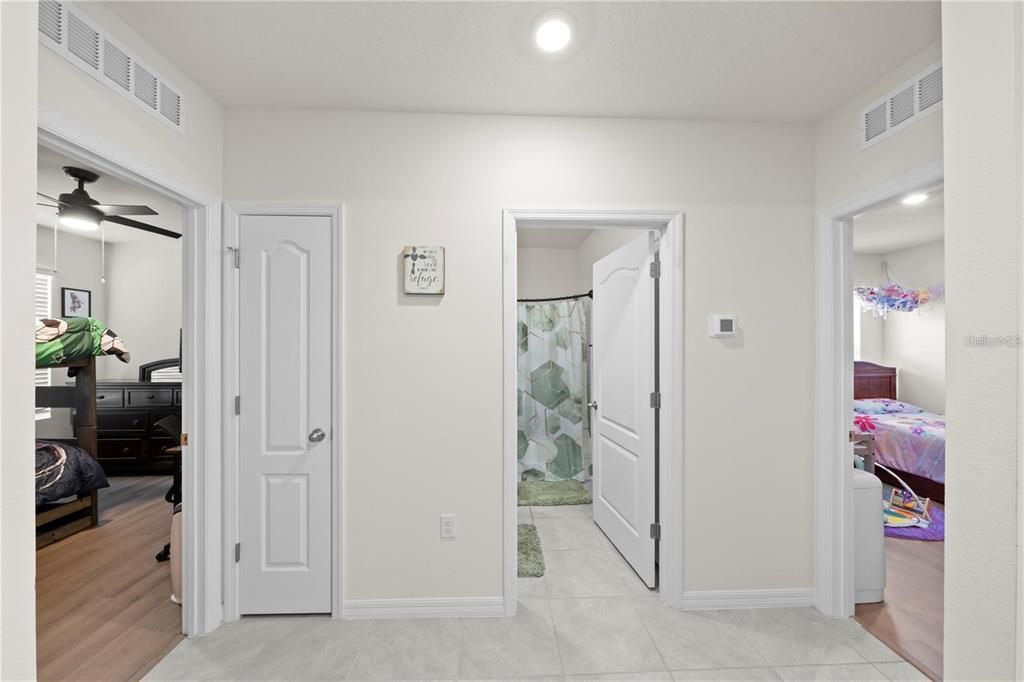 На продажу: $339,900 (3 спален, 2 ванн, 1672 Квадратных фут)