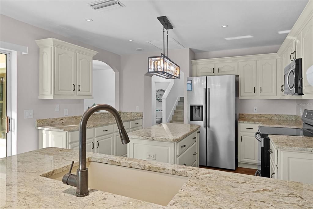 На продажу: $698,640 (3 спален, 2 ванн, 2366 Квадратных фут)