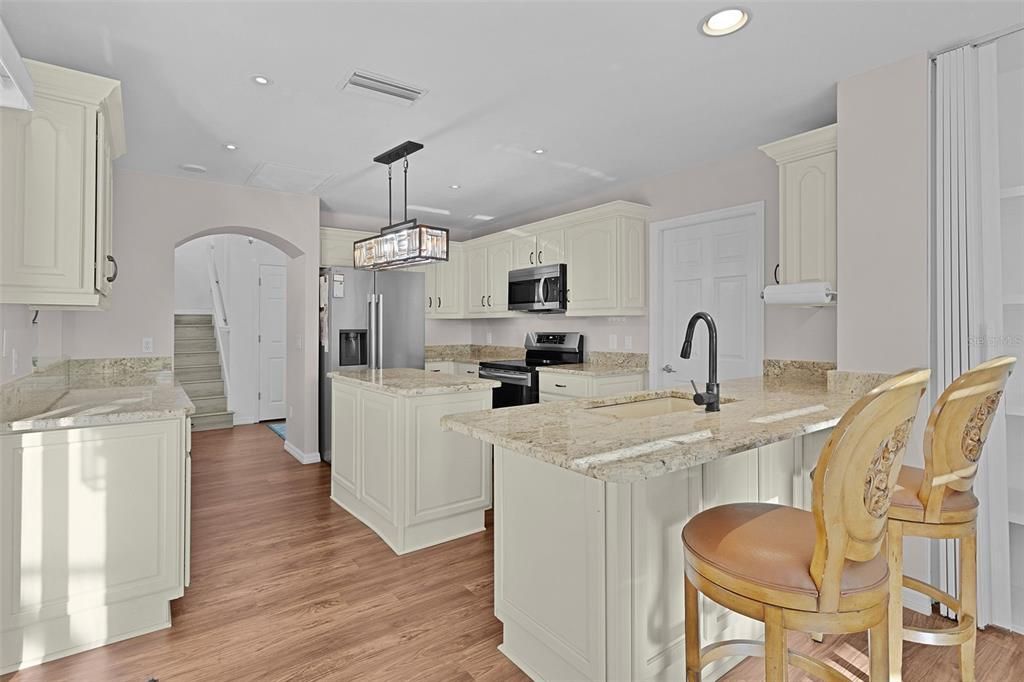 На продажу: $698,640 (3 спален, 2 ванн, 2366 Квадратных фут)