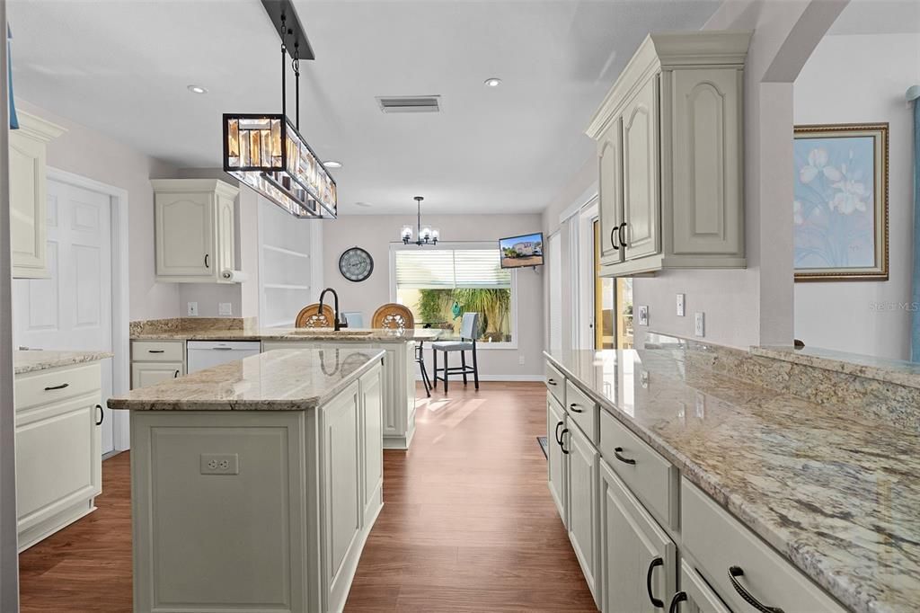 На продажу: $698,640 (3 спален, 2 ванн, 2366 Квадратных фут)