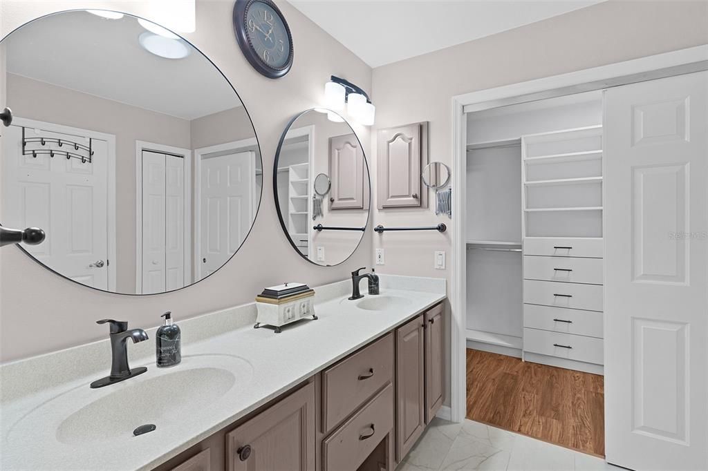 На продажу: $698,640 (3 спален, 2 ванн, 2366 Квадратных фут)