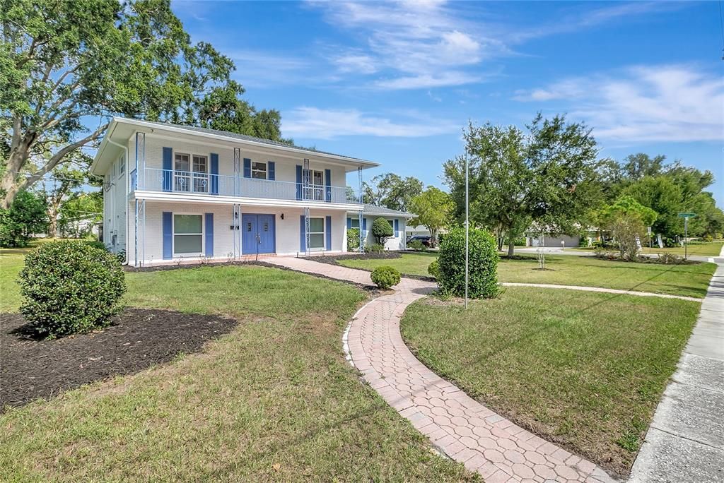 For Sale: $629,900 (4 beds, 3 baths, 2531 Square Feet)