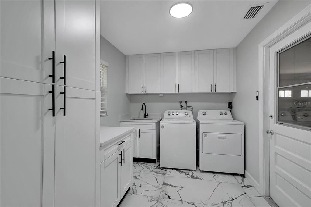 For Sale: $629,900 (4 beds, 3 baths, 2531 Square Feet)