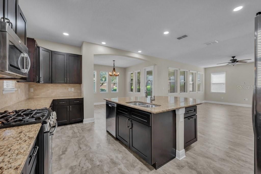 Active With Contract: $560,000 (4 beds, 3 baths, 2534 Square Feet)