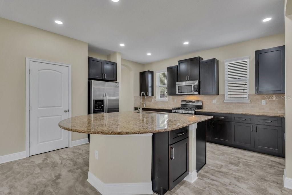 Active With Contract: $560,000 (4 beds, 3 baths, 2534 Square Feet)