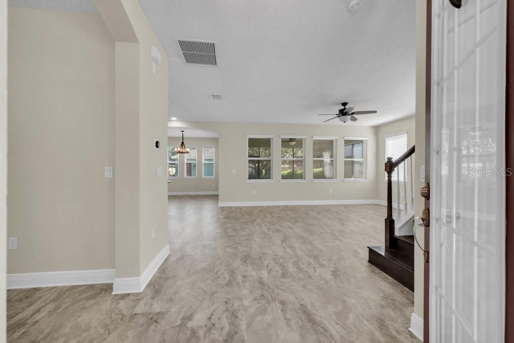 Active With Contract: $560,000 (4 beds, 3 baths, 2534 Square Feet)