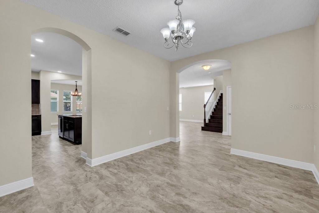 Active With Contract: $560,000 (4 beds, 3 baths, 2534 Square Feet)