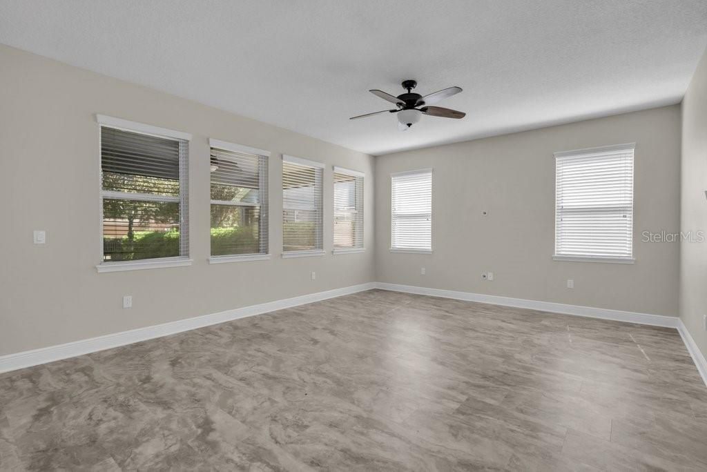 Active With Contract: $560,000 (4 beds, 3 baths, 2534 Square Feet)