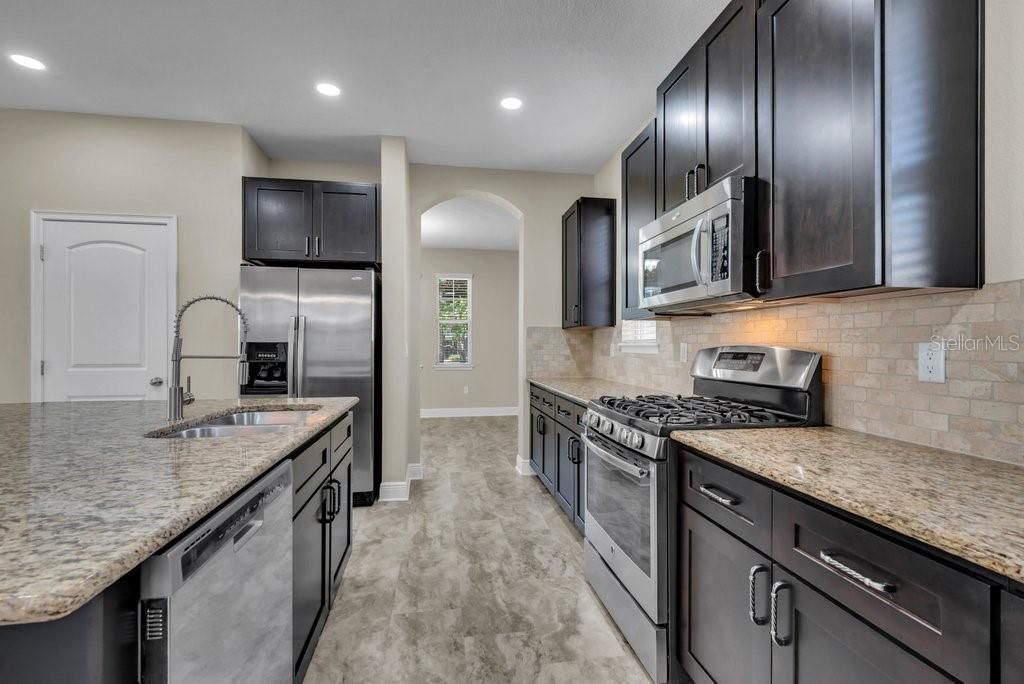 Active With Contract: $560,000 (4 beds, 3 baths, 2534 Square Feet)