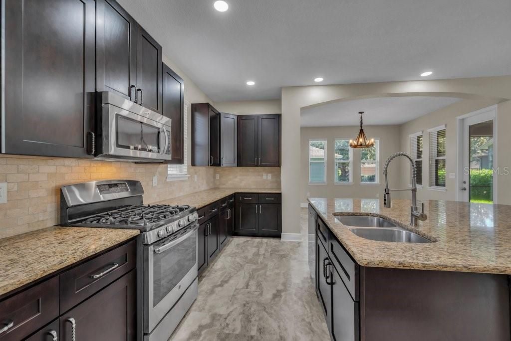 Active With Contract: $560,000 (4 beds, 3 baths, 2534 Square Feet)