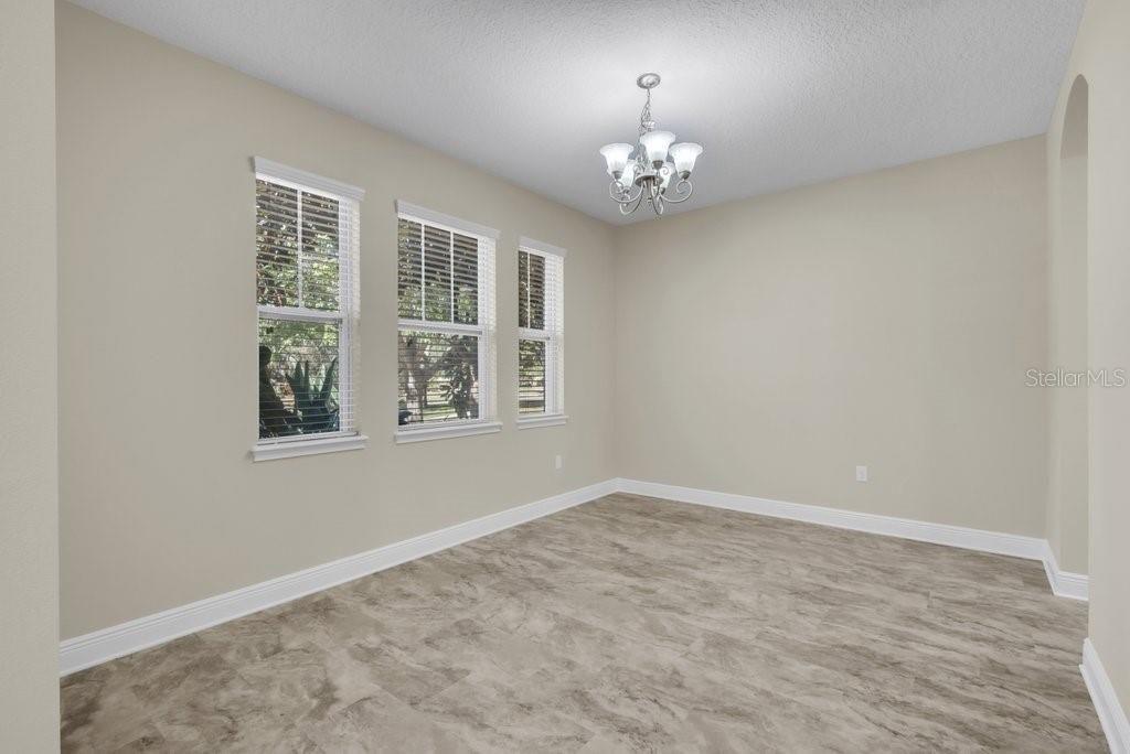 Active With Contract: $560,000 (4 beds, 3 baths, 2534 Square Feet)