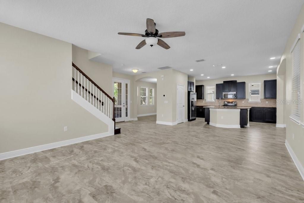 Active With Contract: $560,000 (4 beds, 3 baths, 2534 Square Feet)