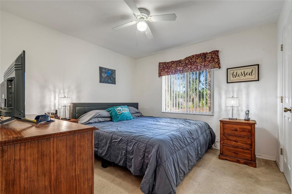 Под контрактом: $370,000 (3 спален, 2 ванн, 1832 Квадратных фут)