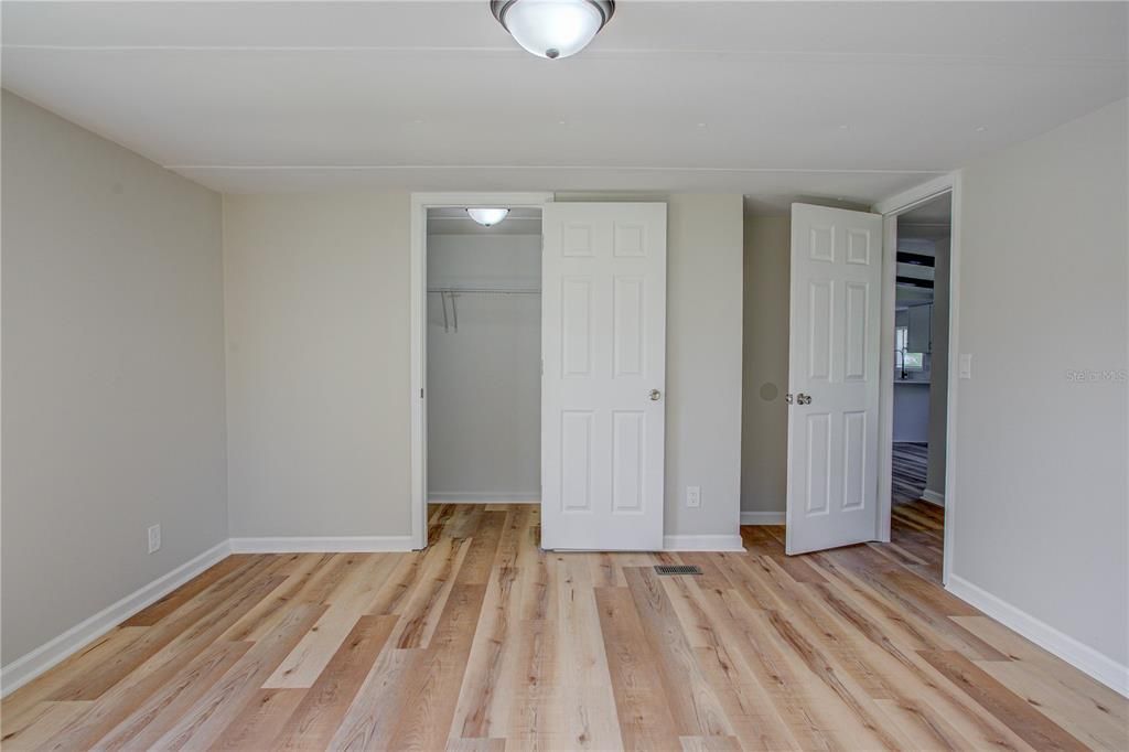 For Sale: $260,000 (4 beds, 2 baths, 1755 Square Feet)