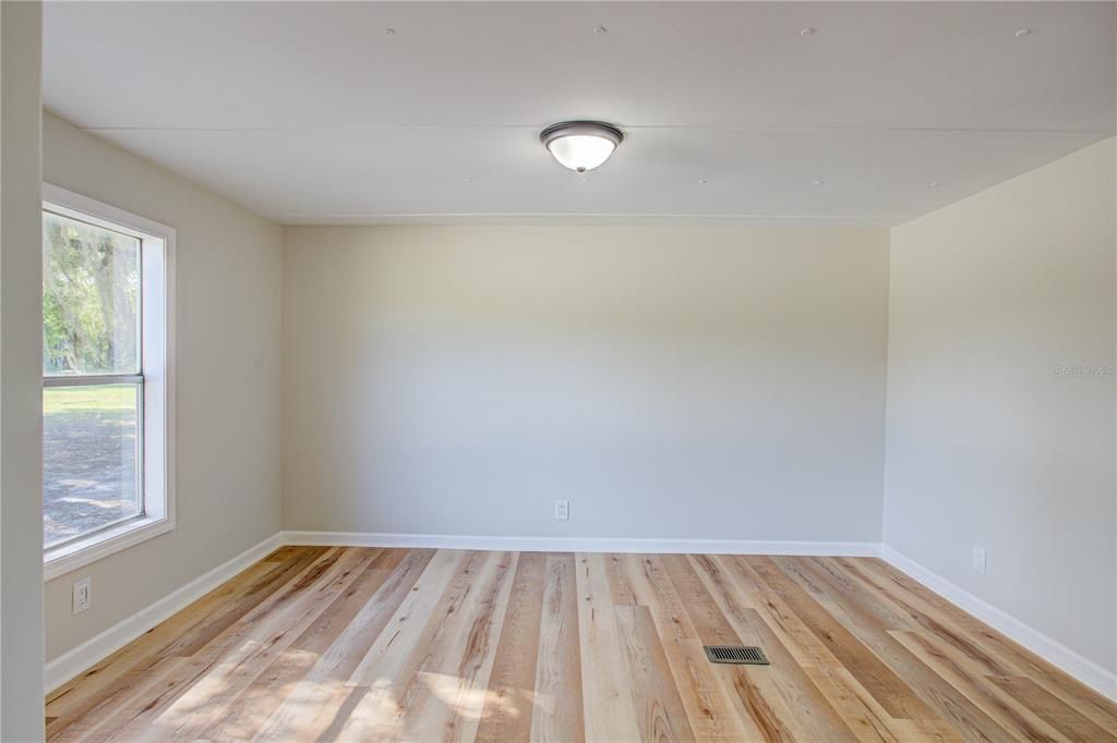 For Sale: $260,000 (4 beds, 2 baths, 1755 Square Feet)