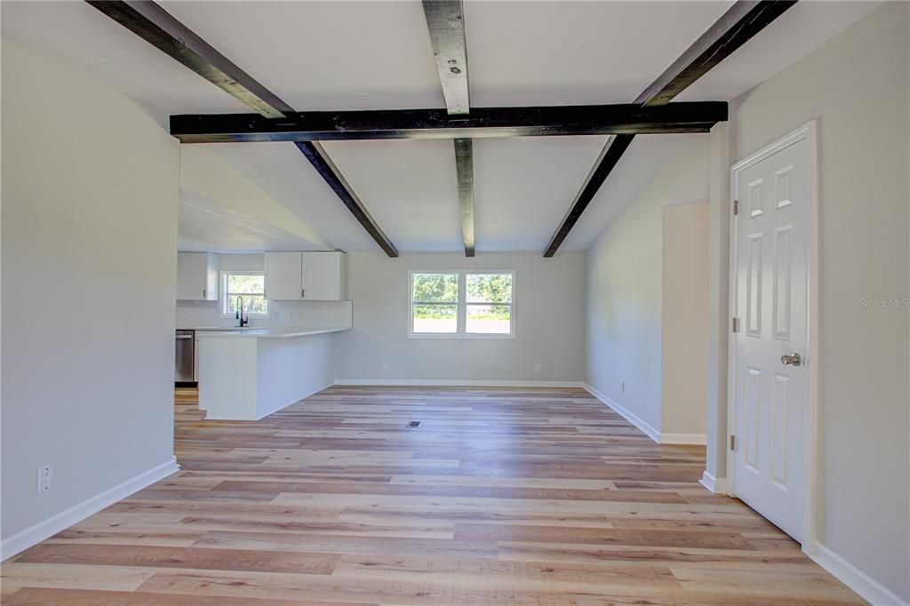 For Sale: $260,000 (4 beds, 2 baths, 1755 Square Feet)