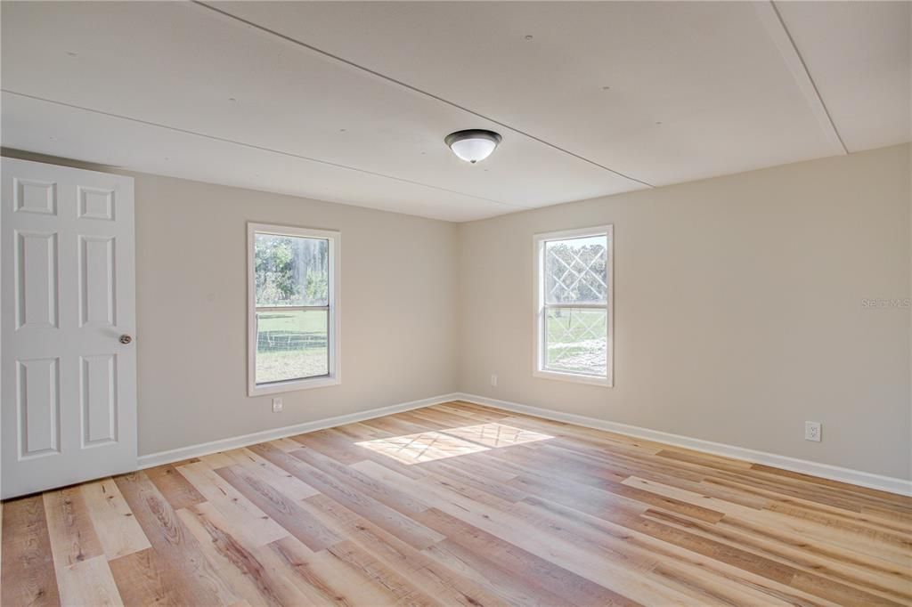 For Sale: $260,000 (4 beds, 2 baths, 1755 Square Feet)