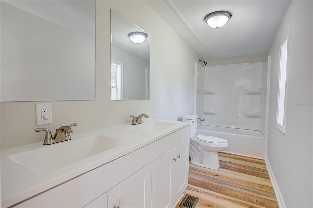 For Sale: $260,000 (4 beds, 2 baths, 1755 Square Feet)