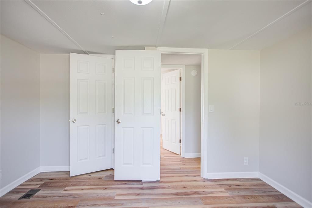 For Sale: $260,000 (4 beds, 2 baths, 1755 Square Feet)