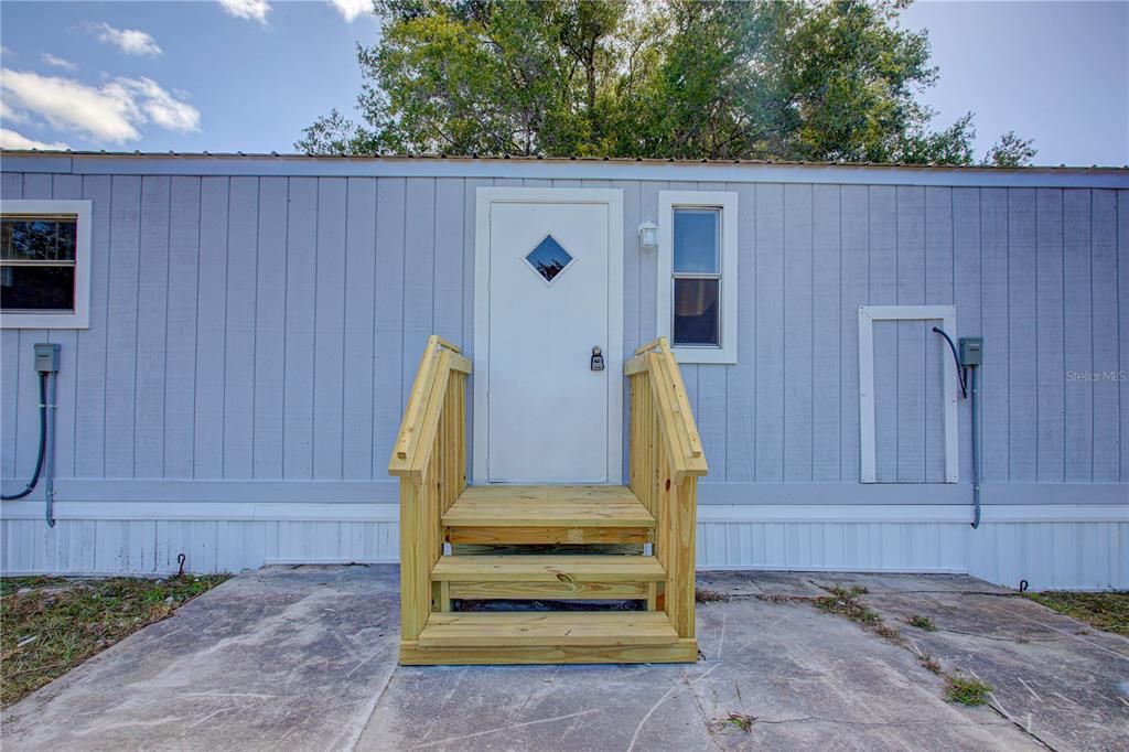 For Sale: $260,000 (4 beds, 2 baths, 1755 Square Feet)