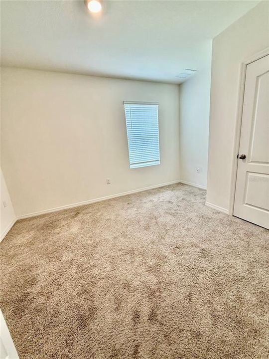 合同活跃: $2,100 (5 贝兹, 3 浴室, 2522 平方英尺)