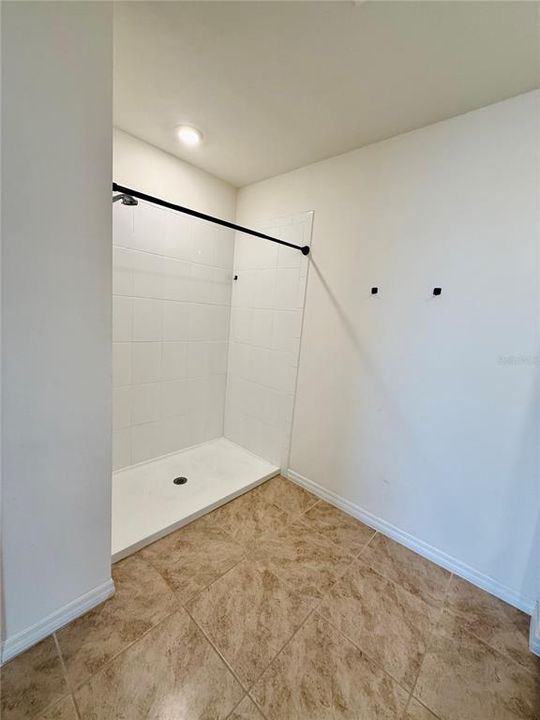 合同活跃: $2,100 (5 贝兹, 3 浴室, 2522 平方英尺)