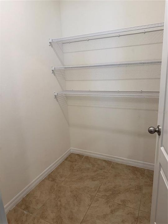 合同活跃: $2,100 (5 贝兹, 3 浴室, 2522 平方英尺)