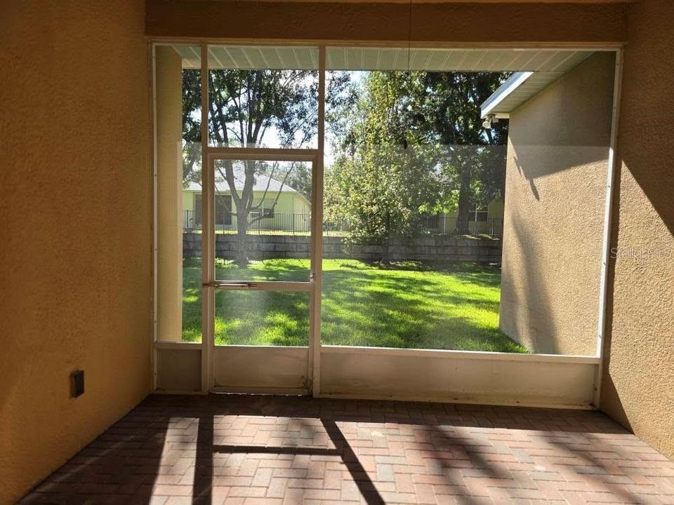 For Sale: $330,000 (3 beds, 2 baths, 1974 Square Feet)