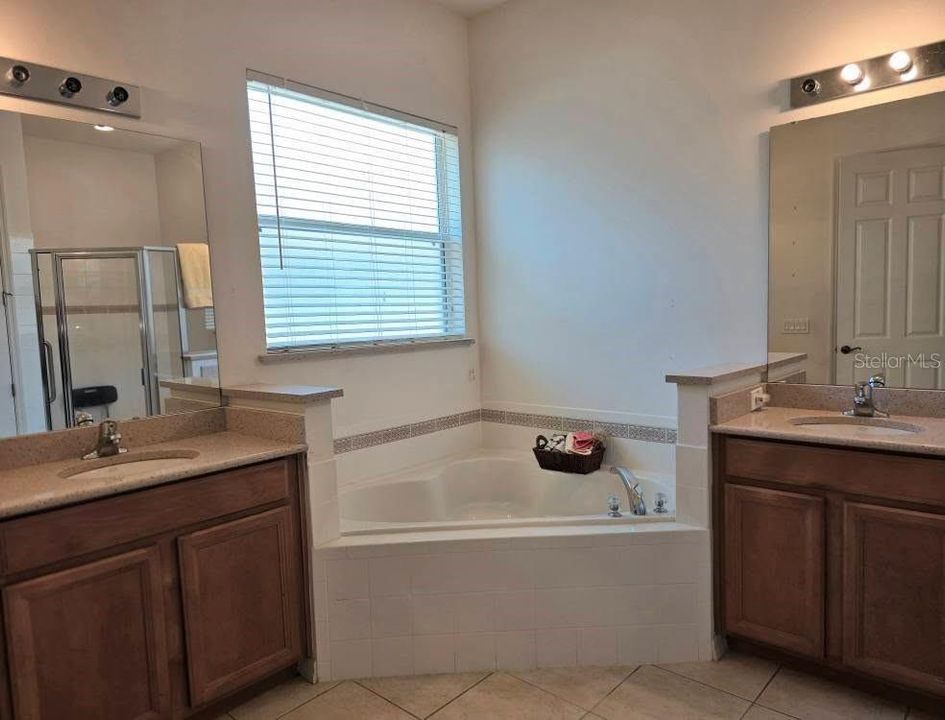 For Sale: $330,000 (3 beds, 2 baths, 1974 Square Feet)