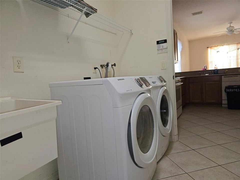 For Sale: $330,000 (3 beds, 2 baths, 1974 Square Feet)