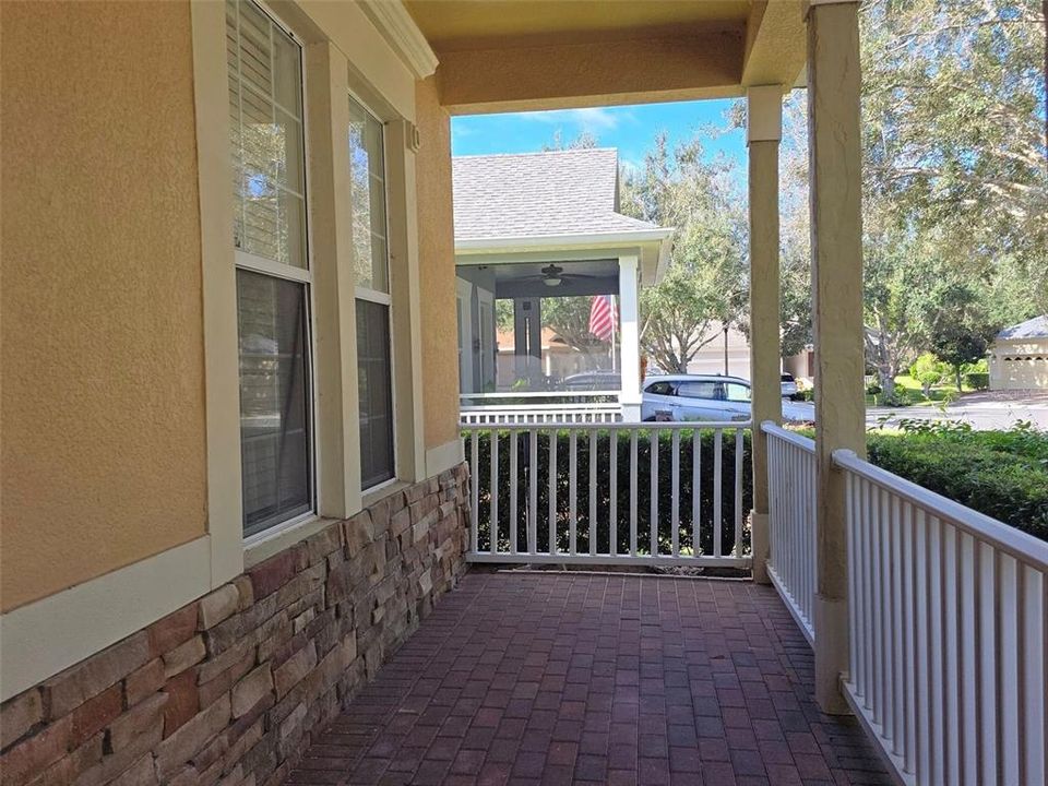 For Sale: $330,000 (3 beds, 2 baths, 1974 Square Feet)