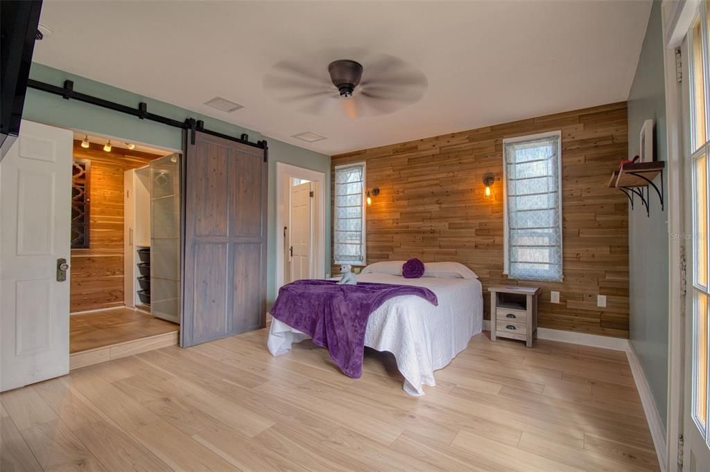 For Sale: $1,300,000 (3 beds, 2 baths, 1654 Square Feet)