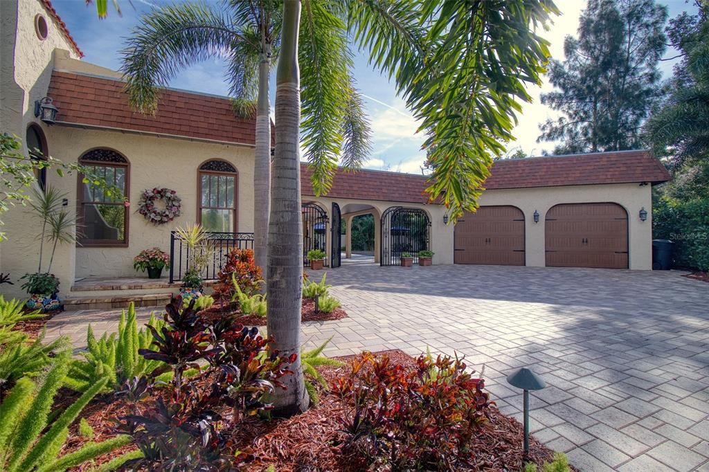 For Sale: $1,300,000 (3 beds, 2 baths, 1654 Square Feet)