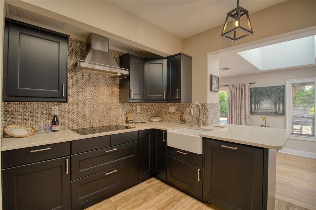 For Sale: $1,300,000 (3 beds, 2 baths, 1654 Square Feet)