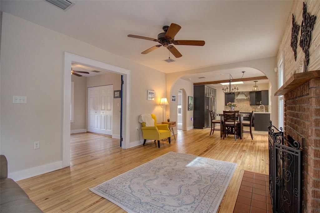 For Sale: $1,300,000 (3 beds, 2 baths, 1654 Square Feet)