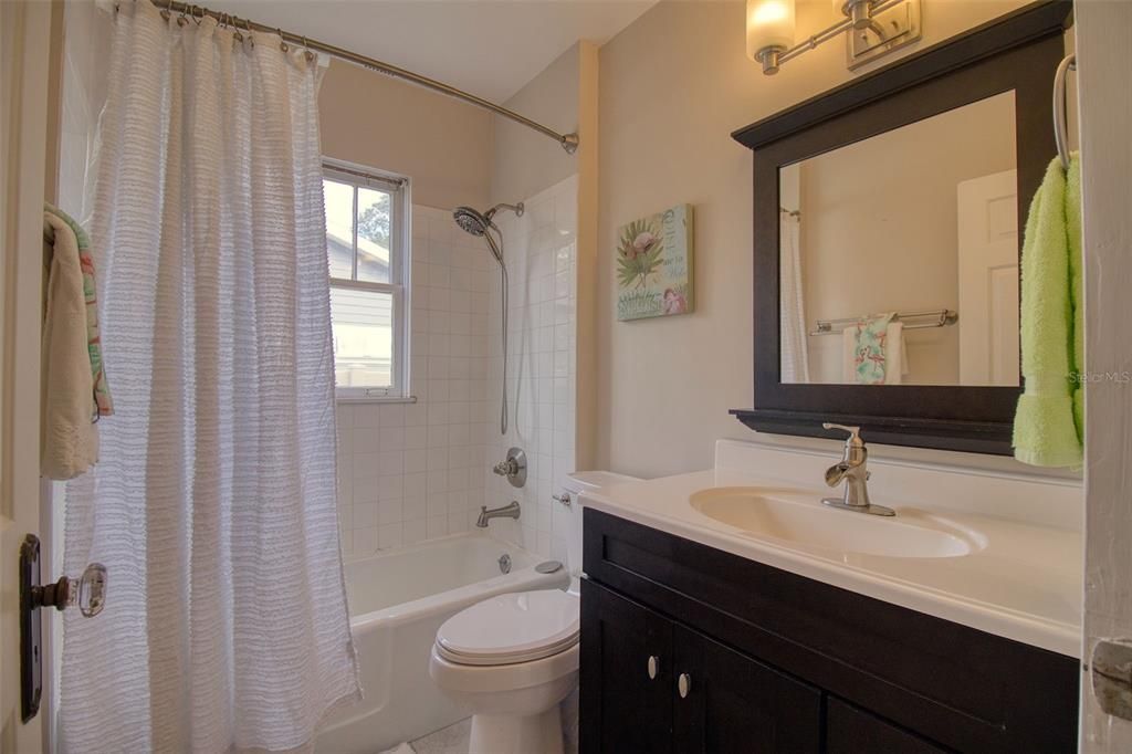 For Sale: $1,300,000 (3 beds, 2 baths, 1654 Square Feet)